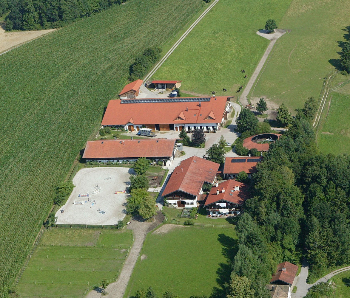 Luftaufnahme vom Pferdezuchthof Meindl in Kirchanschöring!